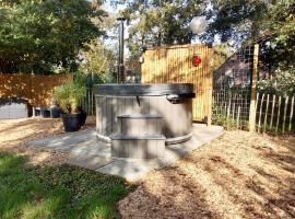 Rumah Senang Wellness met hottub en tuin, wellness hotel v destinaci Ewijk