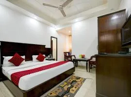 Hotel Legend International - 02 Mins from New Delhi Station