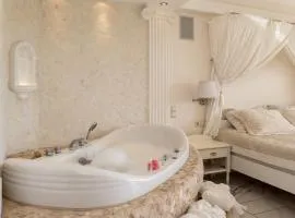 #1 Luxury Jacuzzi Penthouse In Quiet Centre Riga