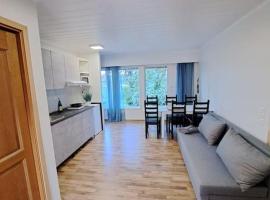 L&auml;genhet n&auml;ra Mariehamn Vedbastu p&aring; g&aring;rden, готель, де можна проживати з хатніми тваринами у місті Kalmsta