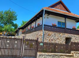 Várlak Hollőkőn Vendégház, apartment in Hollókő