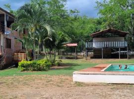 Club Balneario La Isla del Encanto, hotel in Dagua