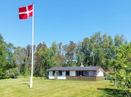 4 person holiday home in L s โรงแรมในLæsø
