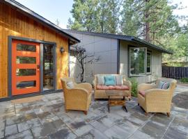 2 Master Suites, Fenced Yard, Hot Tub, готель, де можна проживати з хатніми тваринами у місті Бенд