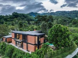 New Ultra Modern Designer Furniture Gym #v62，位于查龙的酒店