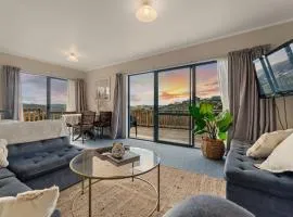 Raglan Beach Retreat - Raglan Holiday Home