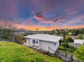 Raglan Beach Retreat - Raglan Holiday Home