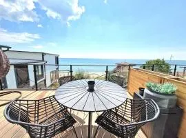 Cabacum Paradise 1 on the seashore