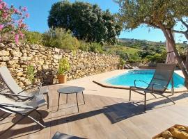 Maison Provençale avec piscine, hotel Coudoux városában