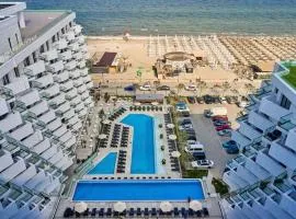 Retro Apartment in Infinity Beach Resort