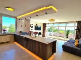 Deluxe Appartment mit Marmorböden und Gold-Design El Dorado