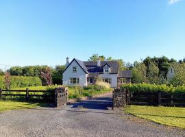 Conveniently located house to enjoy all of Kerry, hotel v destinaci Tralee