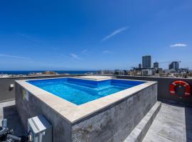 1 Bedroom Penthouse Retreat for Couples & Families with Large Rooftop Terrace and Pool