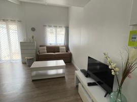 Charmant logement à Romainville, hotel i Romainville