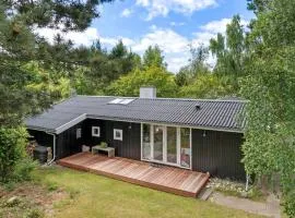 Beautiful Home In Samsø With Wifi