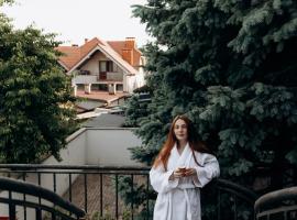 Eduard Hotel, hotel Ungváron