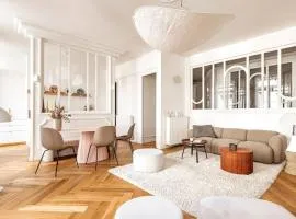 Beige Hospitalité - Apothéose Luxueux- 3 chambres - parking privé