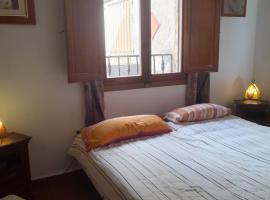 Habitacion en Casa Huelves, cabin in Huelves