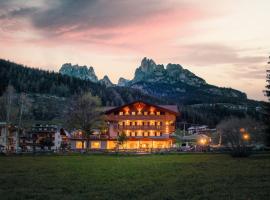 X Alp Hotel: Pozza di Fassa'da bir otel
