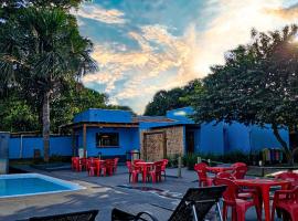 Pousada Bom Jardim, hotel con pileta en Nobres