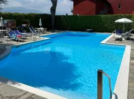 Apartment with swimming pool