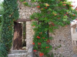 maison familiale, Hotel in Saint-Trinit