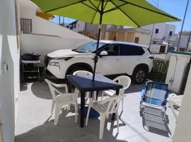 Casa 200 mt a piedi Spiaggia, Wifi Barbecue Clima Parcheggio