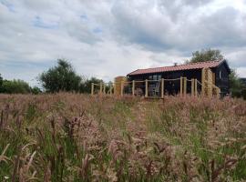 The Cabin, kalnų namelis mieste Pakenham