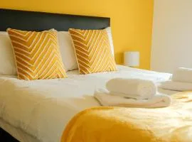 Register House Family or Contractor 4bed with Garden Driveway