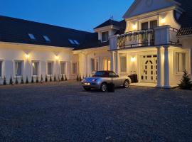 Dworek MARINO KOŁOBRZEG, Hotel in Grzybowo