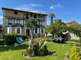 La Maison d'Amalaurille, hotel v destinaci Saint-Gaudens