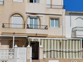 Bungalow Virgen del Pilar en Santa Pola, hotel i Santa Pola