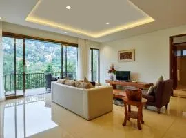 Chamomile Hill View Villa 6 bedrooms with a private swimming pool