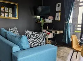 Premium Stay in Central Johannesburg Cultural Heart - Hallmark House