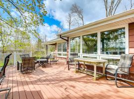 Lakefront Campbellsport Retreat with Dock and Yard!, hotel a Campbellsport