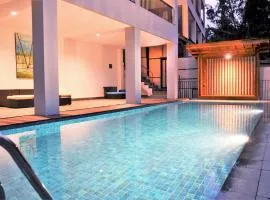 Magenta Hill View Villa 6 Bedrooms With a Private Swimming Pool and a Movie Room