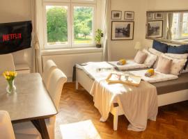 Double King Size Sunny Suite In Castle Area