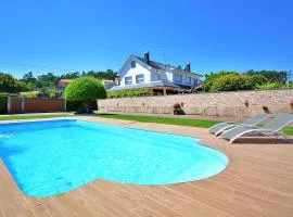 GALIHOST - Chalet con piscina en Vilagarcía de Arousa