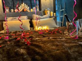 Le chalet romantique, SPA, &Eacute;cran cin&eacute;ma, Lit king size, day use, 10 min centre, chal&eacute; alpino em Amiens