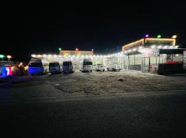 Happy Stay Hotel & Restaurant River view, hotel a Bālākot