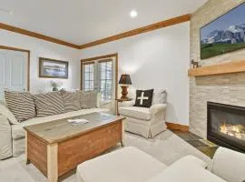 Family Getaway-Pool, Tubing, Skiing, & Ice Castles Villa 1002 villa