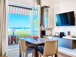 Appartamento con Terrazza Fronte Mare, rezort v destinaci Riccione