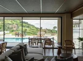 Jaden Hill Mountain City View Villa 8 Bedrooms With a Private Heated Swimming Pool and a Movie Room