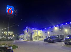 Motel 6 Tulsa, OK Airport, hotel poblíž Mezinárodní letiště Tulsa      - TUL, 