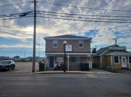12 Ashworth Ave suites, villa in Hampton