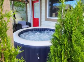 The White Rabbit Inn, &xi;&epsilon;&nu;&omicron;&delta;&omicron;&chi;&epsilon;ί&omicron; &mu;&epsilon; &upsilon;&delta;&rho;&omicron;&mu;&alpha;&sigma;ά&zeta; &sigma;&epsilon; Courtenay