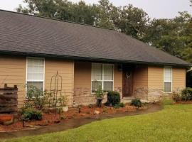 White Squirrel Cottage, hotel en Crawfordville