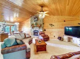 Just a Cast Away Cassville Cabin with Covered Deck