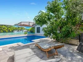 Nice Home In Vinjani Donji With Wifi