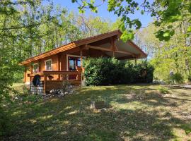 LES REFUGES DU LOT Le Cosy, hotel in Mauroux